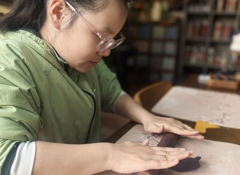 母女连“香”,两代人的手作时光,把爱揉进香气里