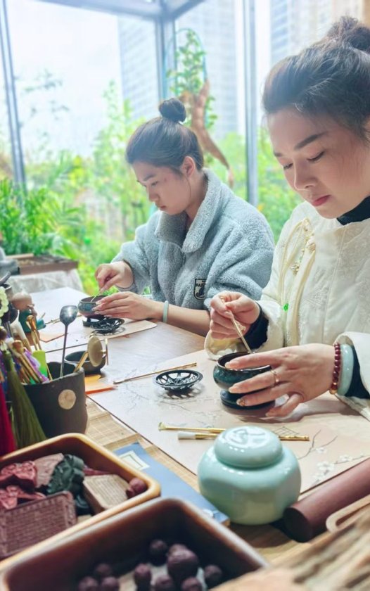 母女连“香”，两代人的手作时光，把爱揉进香气里