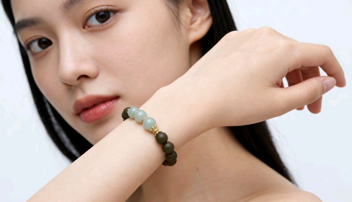 龙井绿茶间汉白玉手链