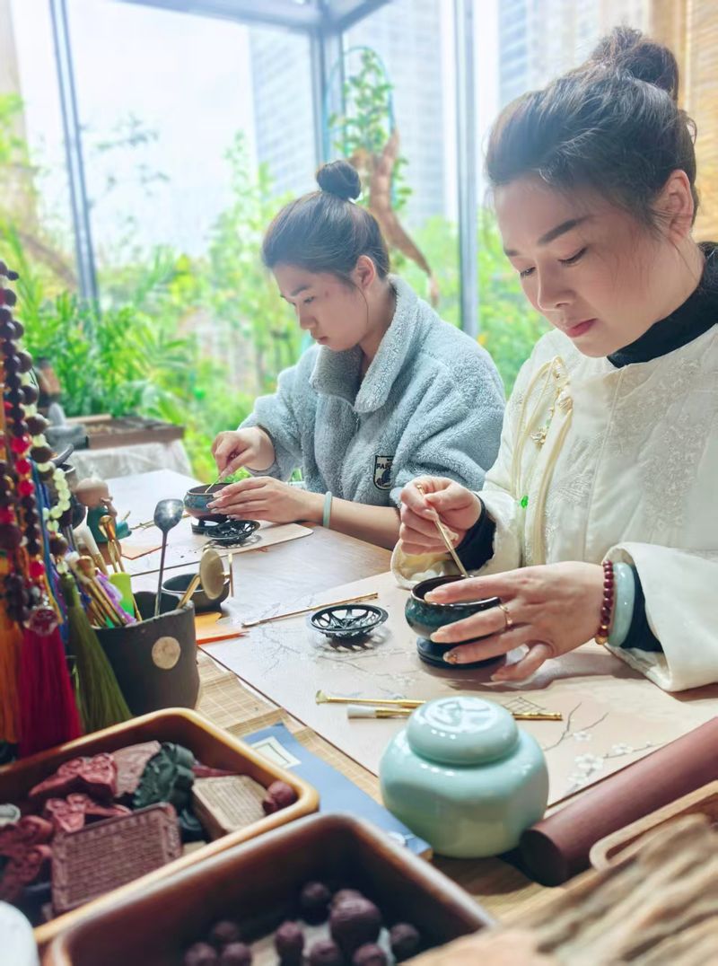 母女连“香”,两代人的手作时光,把爱揉进香气里